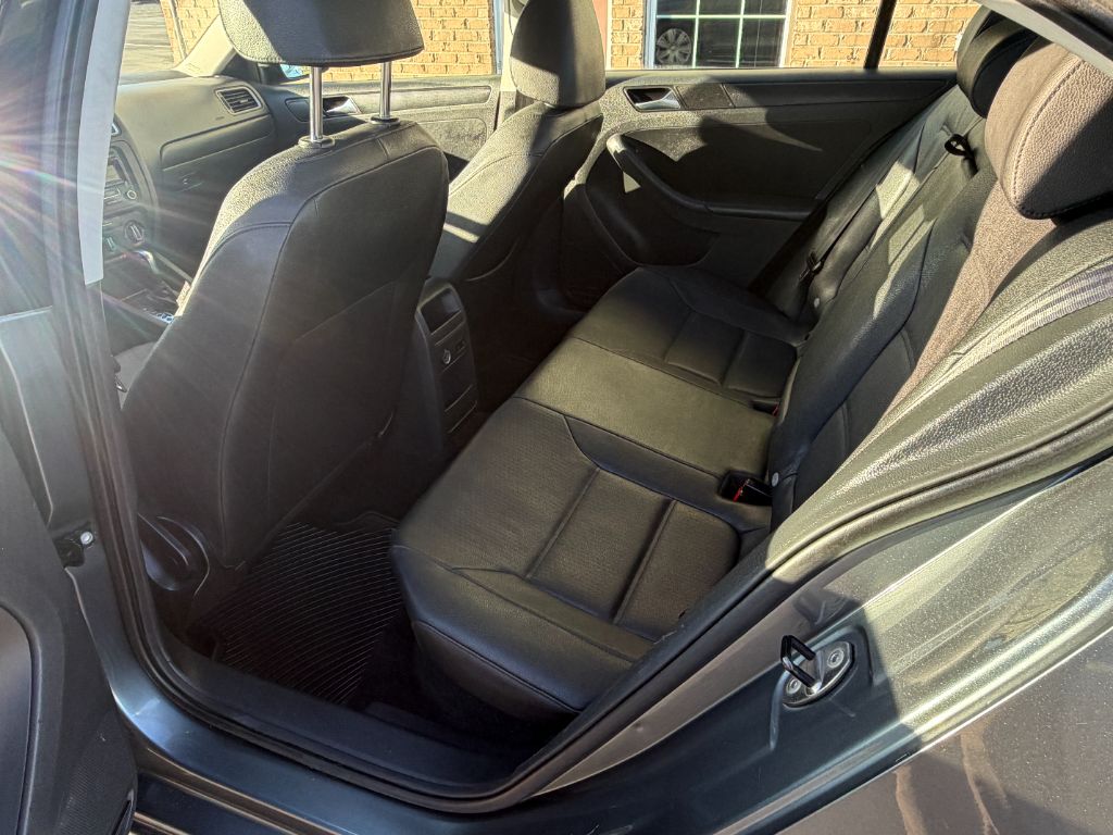 2011 Volkswagen Jetta SE - Photo 16