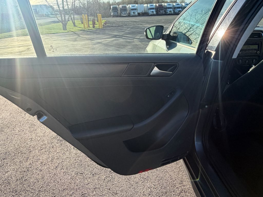 2011 Volkswagen Jetta SE - Photo 17