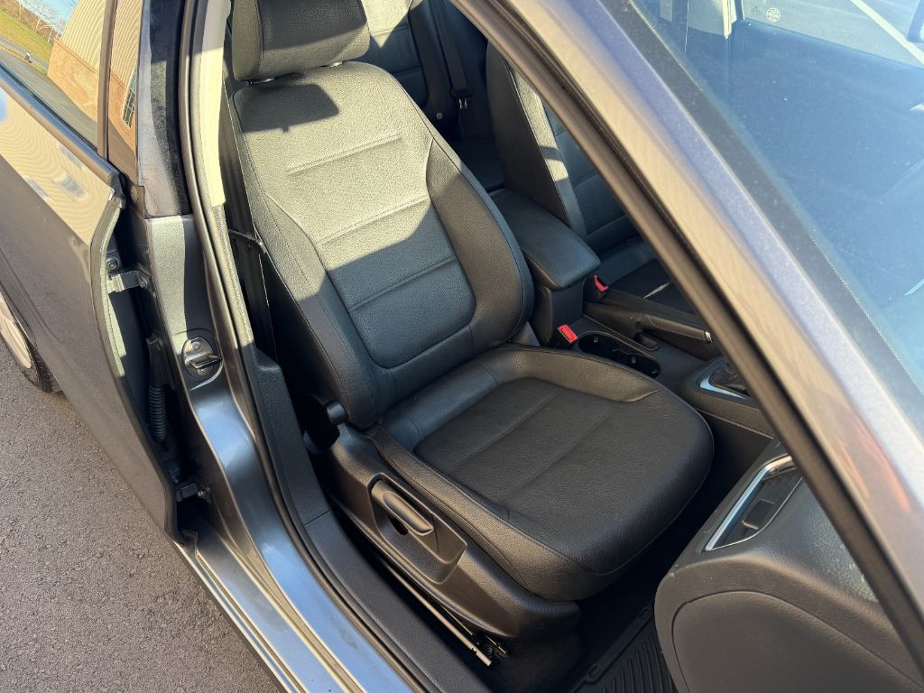 2011 Volkswagen Jetta SE - Photo 24