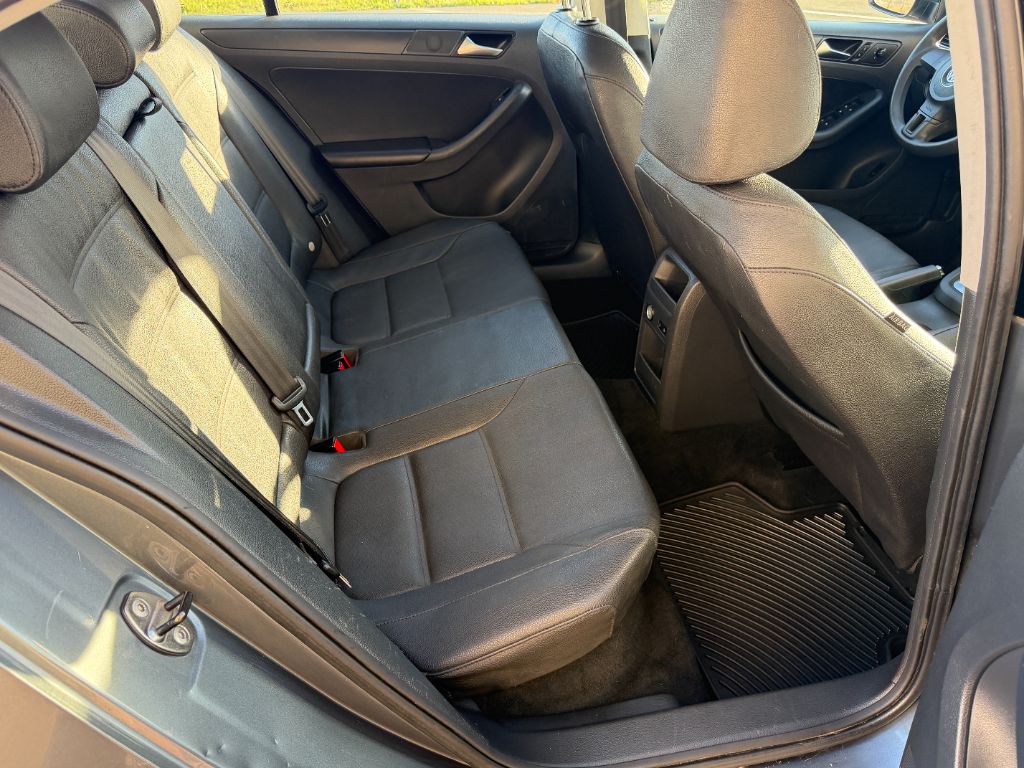 2011 Volkswagen Jetta SE - Photo 21