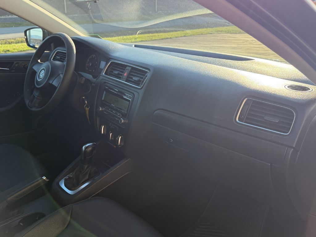 2011 Volkswagen Jetta SE - Photo 23