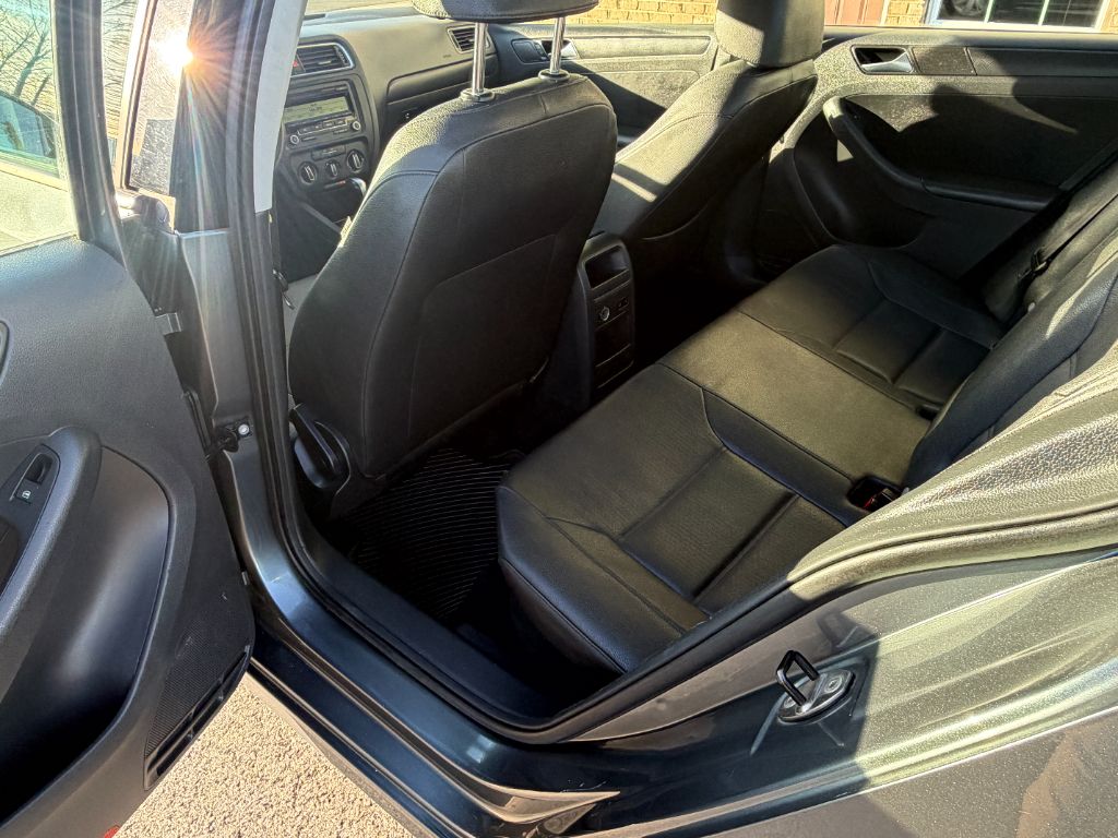 2011 Volkswagen Jetta SE - Photo 18